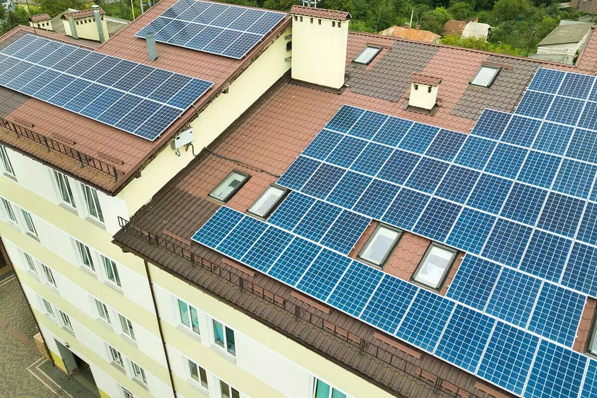 paneles solares en comunidad de vecinos
